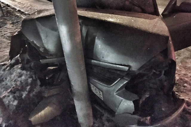 В Тольятти 19-летняя автомобилистка на «Приоре» врезалась в светофор