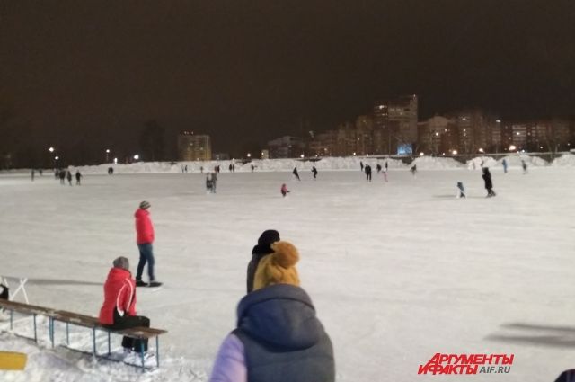 Оперштаб разрешил жителям Пермского края посещать катки и лыжные базы