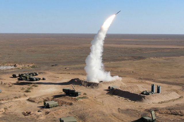 Самарские военные испытали ракетные системы С-400 «Триумф»