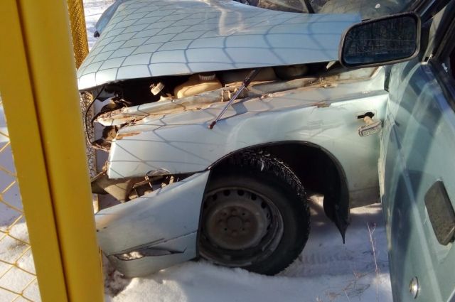 В результате наезда «ВАЗ» на опору ЛЭП в Медногорске погиб мужчина