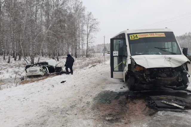 Две девушки погибли в ДТП с маршруткой под Челябинском