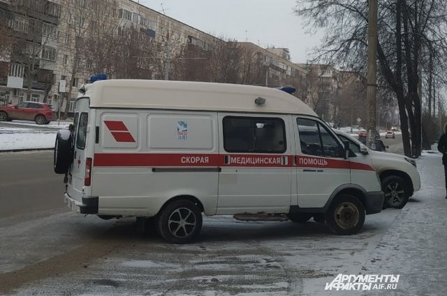 Иномарку занесло и она влетела в автомобиль с двумя детьми в Черняховске