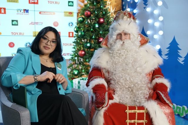 «Чтоб хворь вас не брала!» Дед Мороз из Великого Устюга поздравил Челябинск