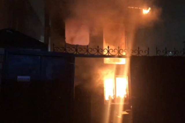 В Саратове частный дом тушили 28 пожарных во Фрунзенском районе