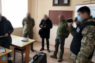 СБУ раскрыла в воинской части махинации на миллион гривен.