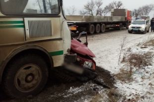 Под Одессой из-за гололеда столкнулись автобус и легковушка: есть погибший.