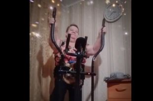 Бабушка за три месяца набрала почти 50 тысяч подписчиков и более 800 тысяч лайков.