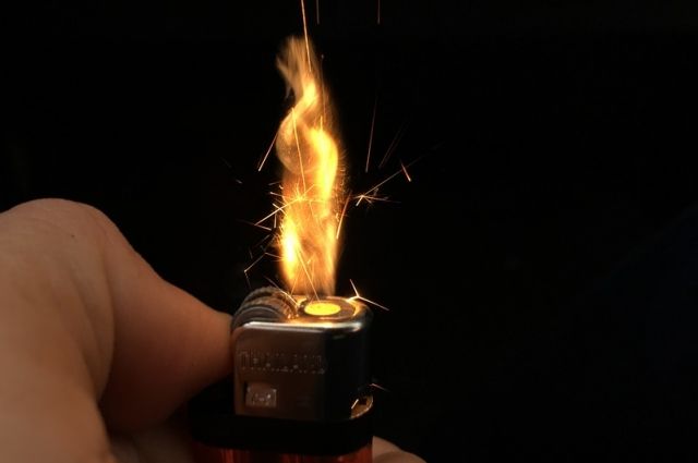В Оренбуржье продажа зажигалок детям теперь запрещена по закону.