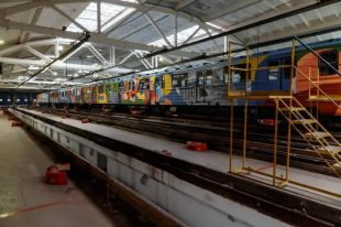 В годы войны в Новосибирск было эвакуировано более 100 заводов.
