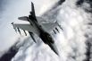 1 место. Американский многофункциональный истребитель F-16. На вооружении разных стран находятся 2267 таких самолетов.