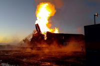 Пожар на нефтяном месторождении в Грачевском районе полностью ликвидировали.