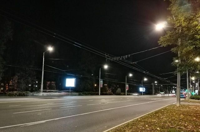Аксенов недоволен заказом светильников для скверов Евпатории из Польши