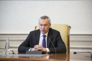 Губернатор Новосибирской области Андрей Травников назвал свое любимое блюдо на новогоднем столе во время итоговой пресс-конференции.