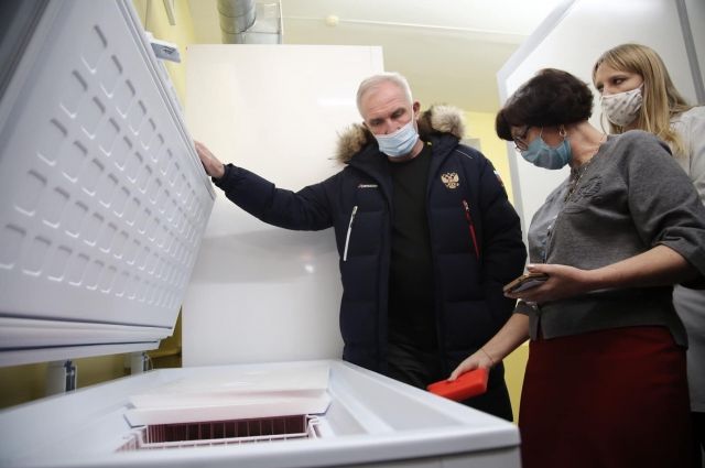 В Ульяновскую область привезли 500 комплектов вакцины от коронавируса