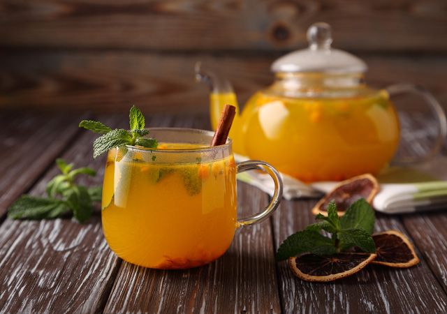 Для профилактики: топ-5 самых действенных витаминных чаев и напитков от простуды