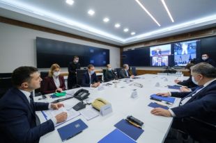 Зеленский прокомментировал вывод Венецианской комиссии относительно КСУ.