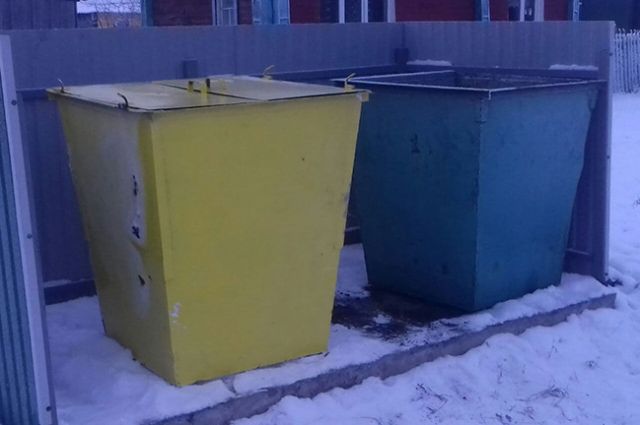 Половина новых бункеров жёлтого цвета – такие используются для раздельного сбора мусора.
