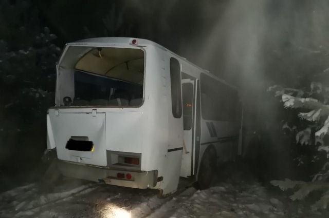 В Кировской области столкнулись пассажирский автобус и большегруз