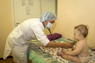 Для устранения дефицита квалифицированных кадров на селе продолжает работу программа «Земский доктор».