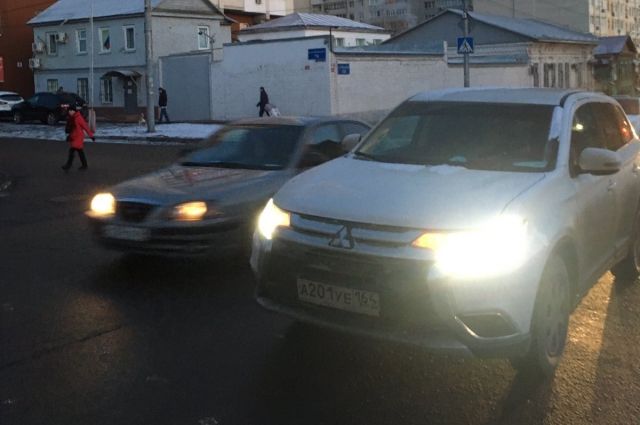 Автоледи на иномарке сбила подростка в центре Саратова