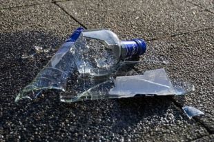 В Оренбурге мужчина в жилом доме организовал цех по производству нелегального алкоголя.