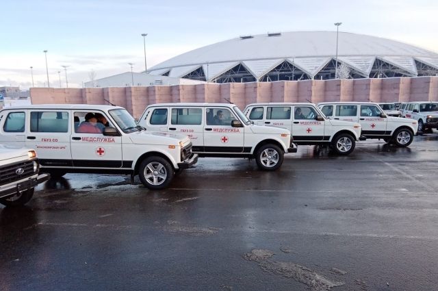Самарским медикам передали ключи от 70 новых автомобилей «Нива»