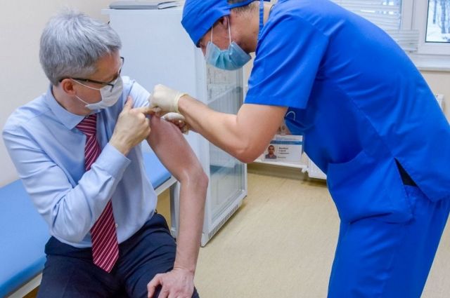 Алексей Добровольский испытывает вакцину на себе