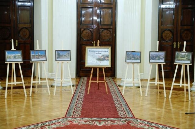 В Мариинском дворце открыли выставку «Сохраним наследие веков»