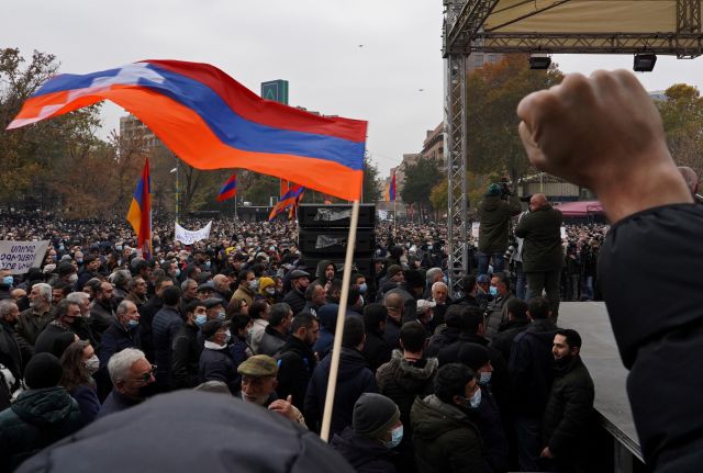 Армянская оппозиция объявила о проведении общенациональной забастовки