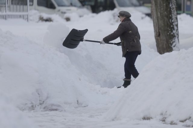 Управляющие компании Брянска наказали за наледь и снег во дворах