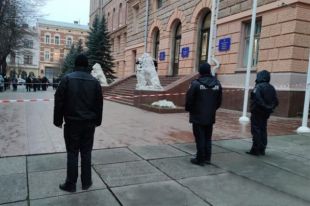 В Черновцах началась эвакуация здания ОГА.