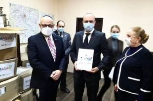 Правительство Израиля передало Харькову аппараты ИВЛ и защитные костюмы.