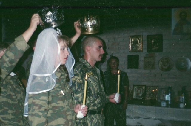 Как сложилась судьба свердловчан Александра и Надежды, которые 20 лет назад обвенчались в Грозном? Мы готовы отдать им фото со свадьбы.
