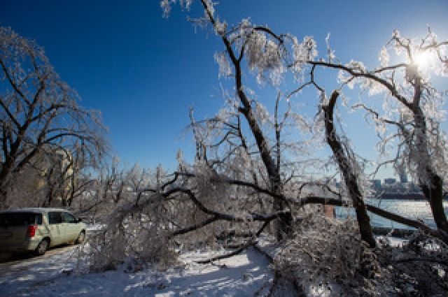 МЧС предупреждает оренбуржцев о запрете выезда на лёд вне обозначенных переправ.