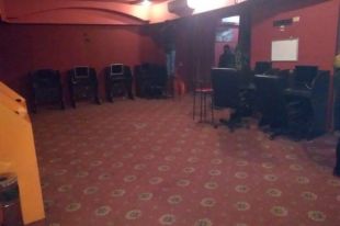 Клиентов принимали по звонку: в Киеве выявили пять подпольных игорных залов.