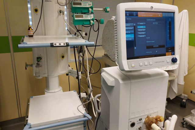 В больницы Ямала поступили новые аппараты ИВЛ