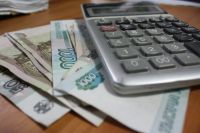 ​В правительстве Новосибирской области объяснили порядок получения выплаты 5000 рублей, установленной президентом Владимиром Путиным.