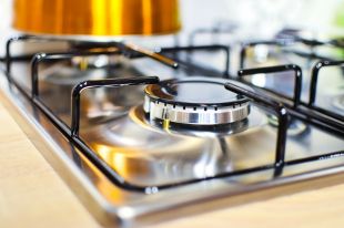 По словам пермяка, сосед уже в 4 раз оставляет газ включённым и засыпает.