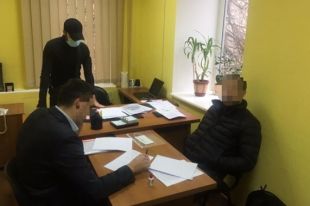 СБУ поймала бизнесмена, который предлагал чиновникам два млн гривен взятки.