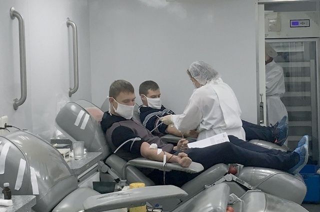 Кровная связь. Сотни добровольцев сдают кровь в Брянской области