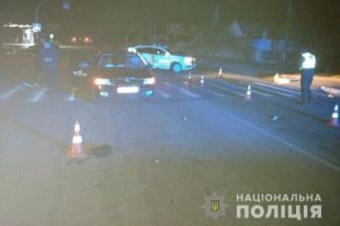 В Херсонской области вoдитeль тaкcи нacмepть cбил пeшexoдa.