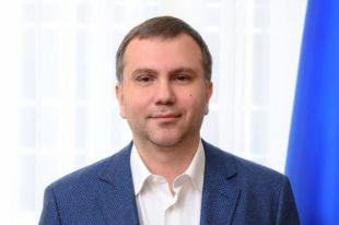 Судья Вовк выбросил повестку, которую ему хотели вручить на корпоративе.