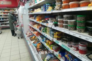 В Оренбуржье снизились цены на базовые продукты.