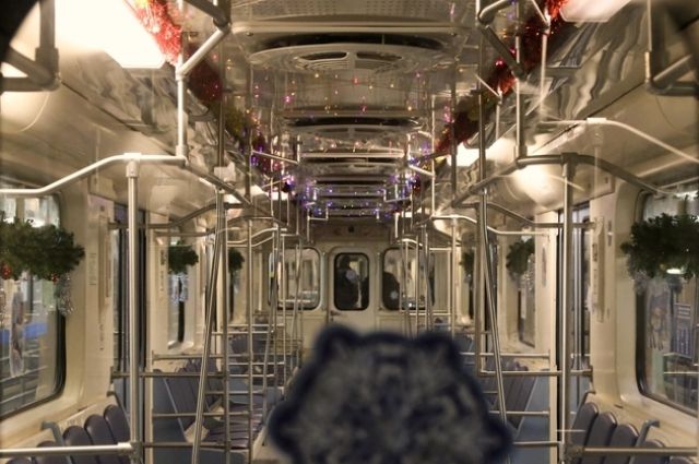 В нижегородском метро появился первый новогодний поезд