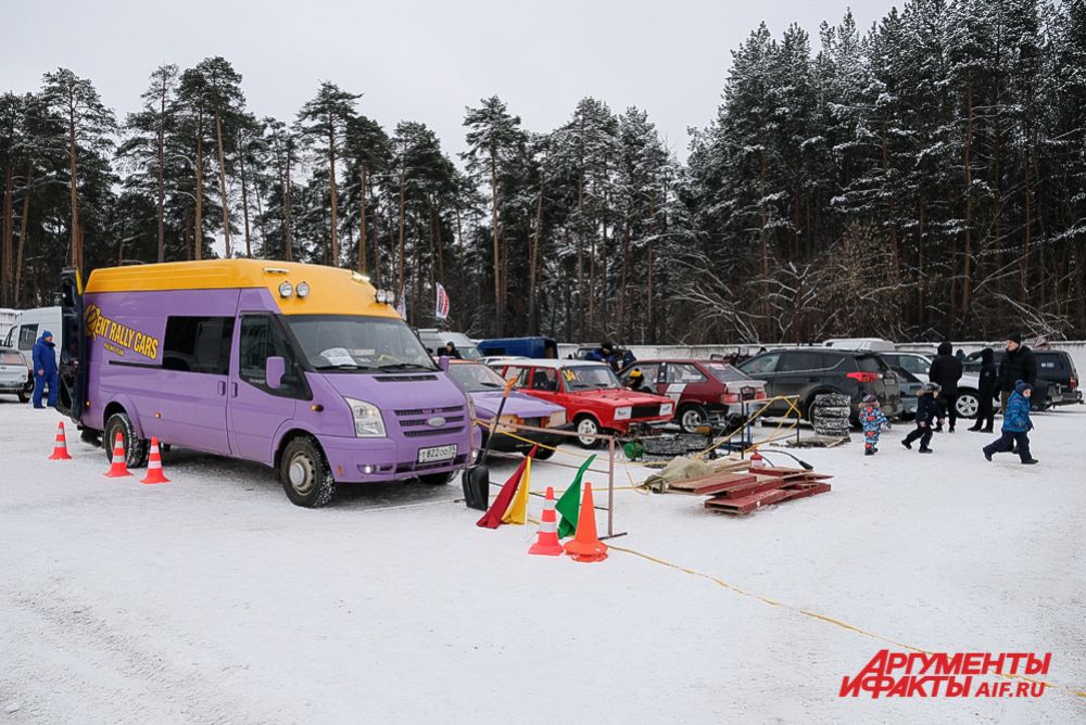 Финал автомобильных гонок на льду «Трек 400» 2020.