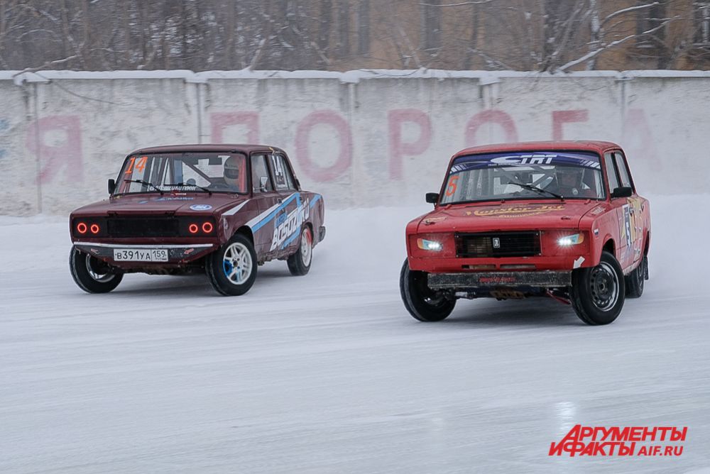 Финал автомобильных гонок на льду «Трек 400» 2020.