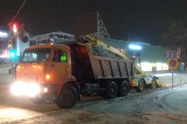 Ночью с улиц Ульяновска вывезли 58 самосвалов снега