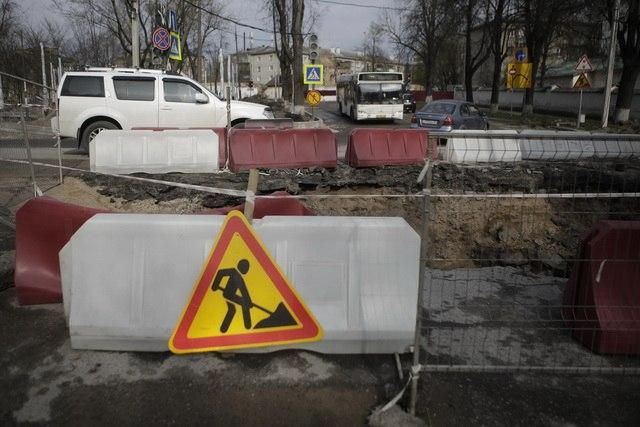 Губернатор проверил ход дорожного ремонта в Пскове