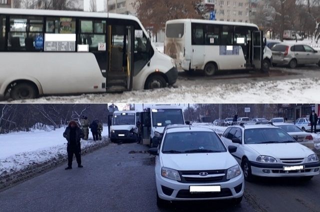 В Самаре столкнулись два автобуса и две легковушки