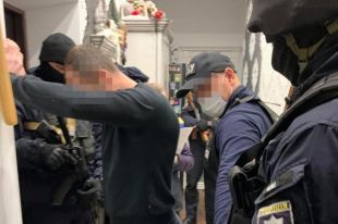 В Днепропетровской области банда похищала людей и торговала наркотиками.